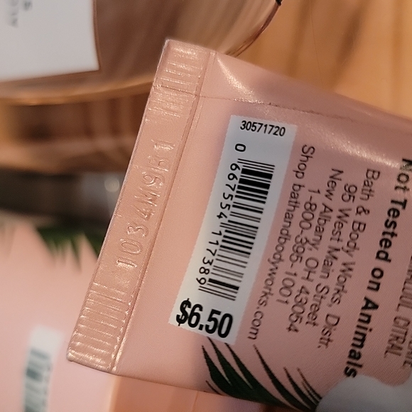 Hibiscus 🌺 Paradise Set Bath & Body Includes Bonus Gift Bag, tag, bow & card! - Picture 6 of 11